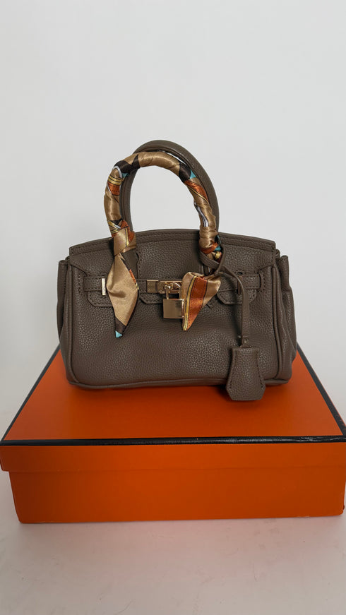 Borsa Kelly