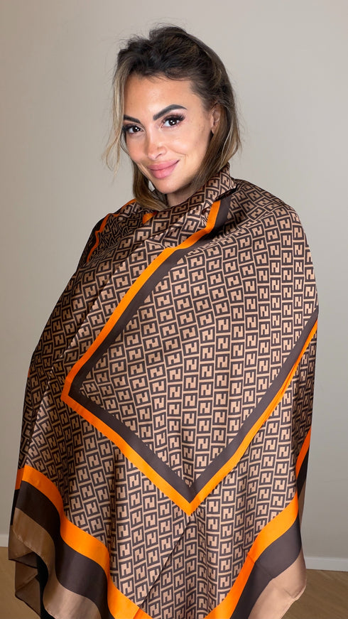 Scialle stile Fendi